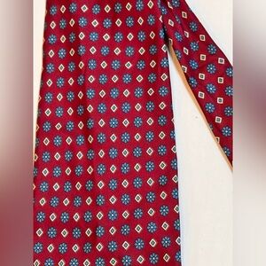 Vintage Italian Silk Tie Burgundy Medallion 100% Pure Silk Made in Italy